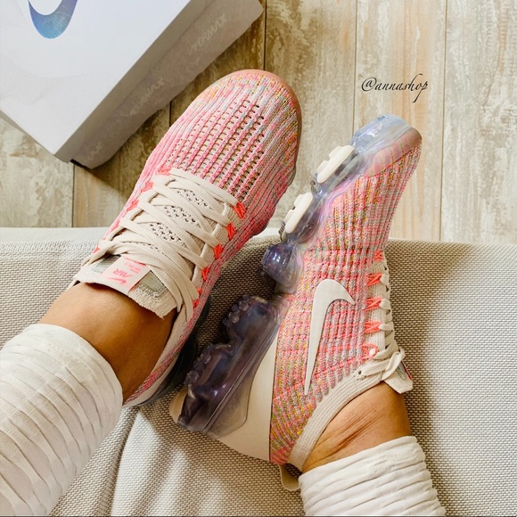 NWT Nike Air Vapormax Flyknit 3 - Picture 2 of 8